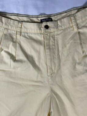 Nautica mens canary yellow basic double pleated 8" inseam chino shorts - size 38